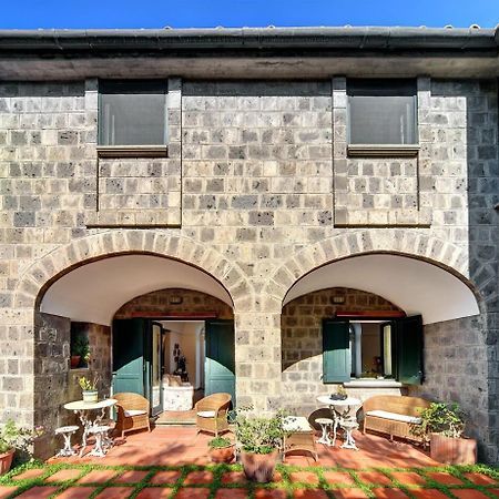 Fondo Turiello Villa Gardens Pool And Guest Services ماسّا لوبْرينسِ المظهر الخارجي الصورة