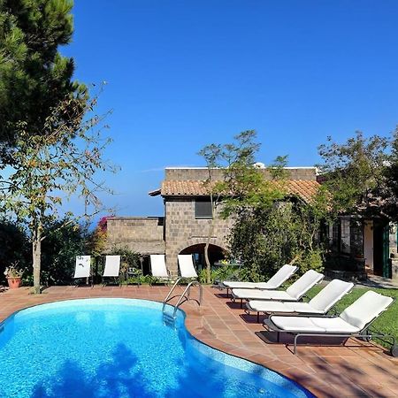 Fondo Turiello Villa Gardens Pool And Guest Services ماسّا لوبْرينسِ المظهر الخارجي الصورة