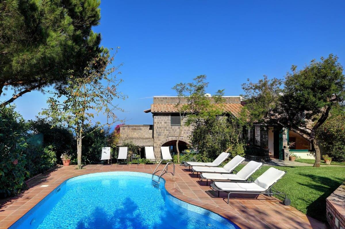 Fondo Turiello Villa Gardens Pool And Guest Services ماسّا لوبْرينسِ المظهر الخارجي الصورة